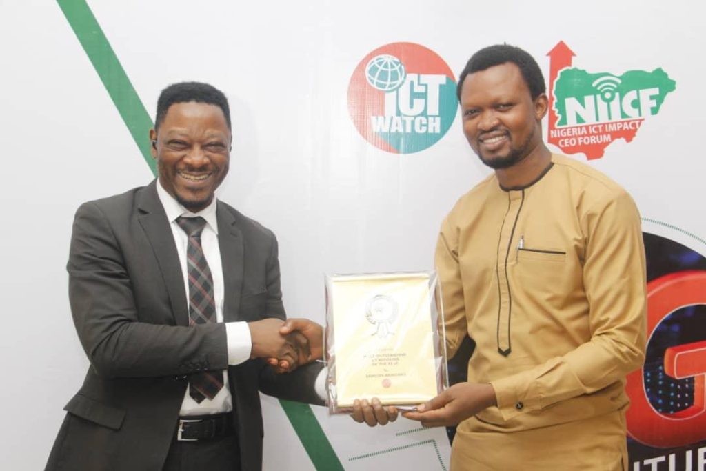New Telegraph’s Akintaro wins Most Outstanding ICT Reporter of the Year Samson Akntaro