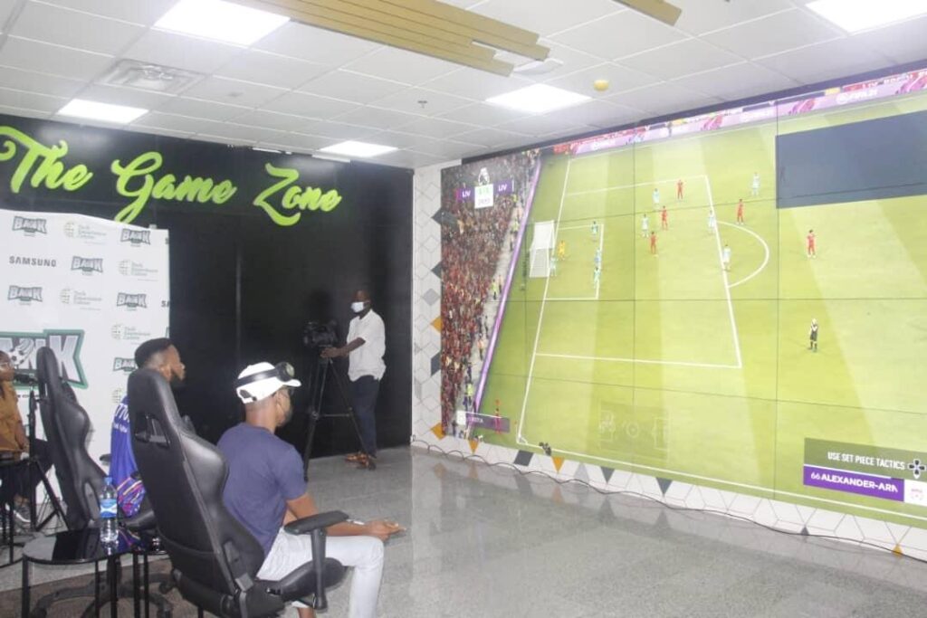 Samsung, Bank War, Tech experience centre